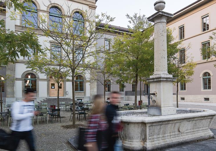 Werk 2: Brunnen Innenhof 1875 Kalkstein