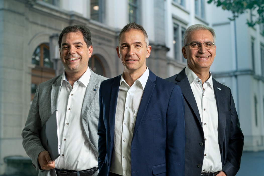 ISO Zertifizierung - HKV Aarau Lehrer - vor - Schulhaus- Aarau