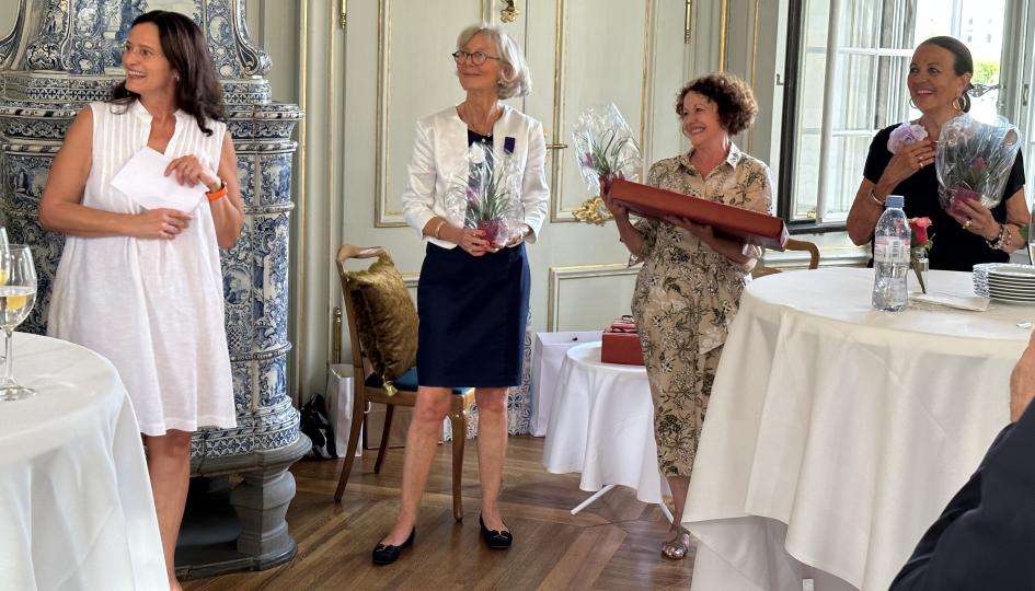 Überreichung des Ordens an Sylvette Niquet (dritte von links) Überreichung des Ordens an Sylvette Niquet (dritte von links)